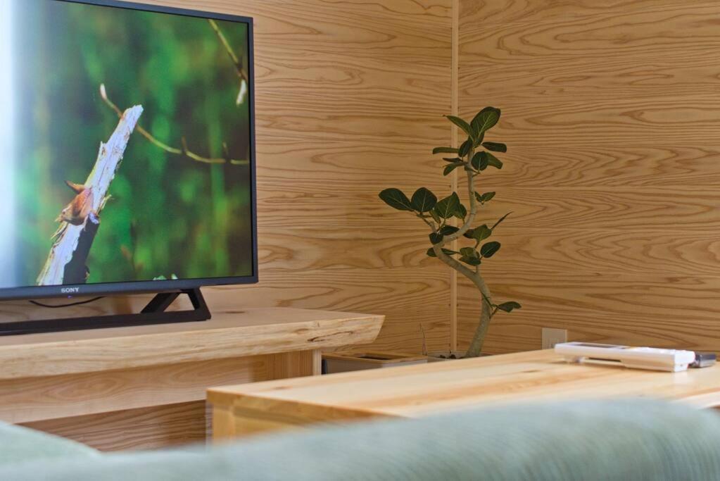 Hinoki No Ie - Cottage With Natural Hot Spring In A Cypress Bathtub Shika Buitenkant foto