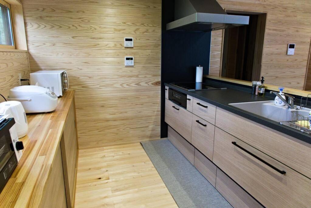 Hinoki No Ie - Cottage With Natural Hot Spring In A Cypress Bathtub Shika Buitenkant foto