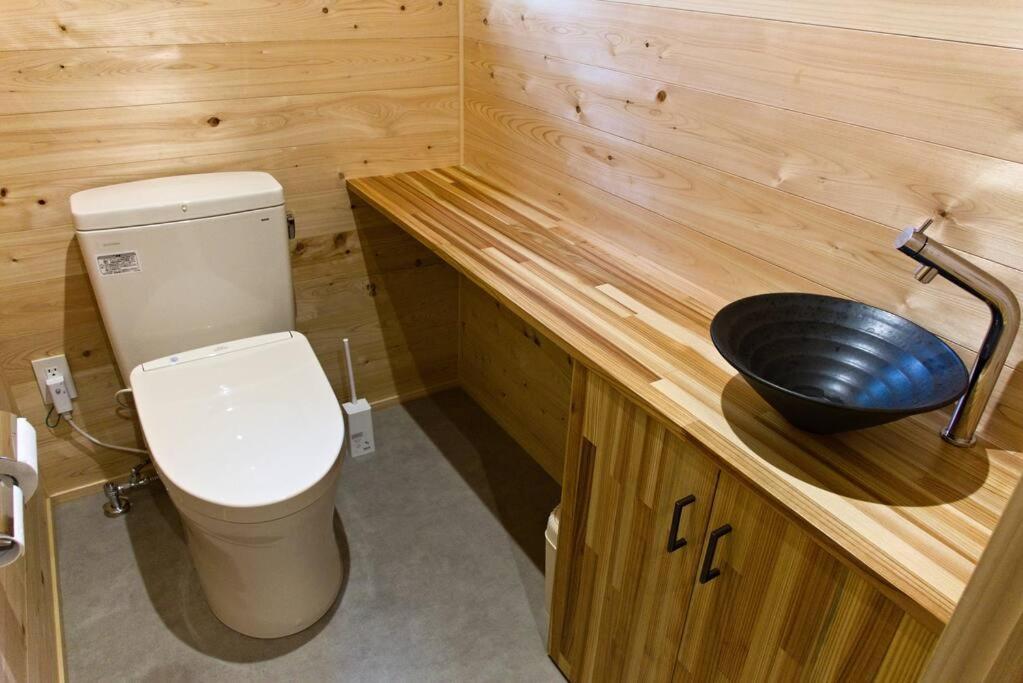 Hinoki No Ie - Cottage With Natural Hot Spring In A Cypress Bathtub Shika Buitenkant foto