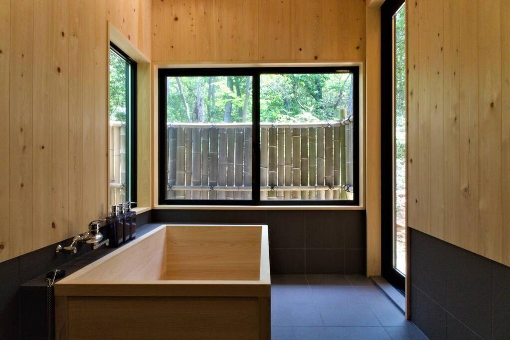 Hinoki No Ie - Cottage With Natural Hot Spring In A Cypress Bathtub Shika Buitenkant foto